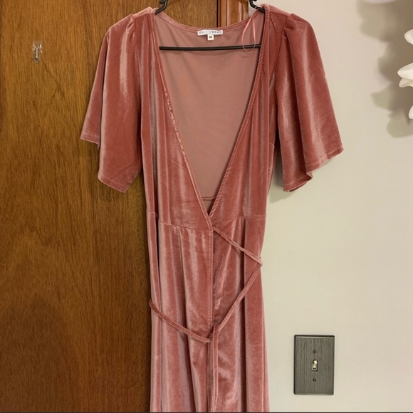 Meghan Velvet wrap maxi dress Baltic born pink - Picture 3 of 9